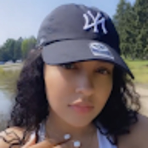 Meet your Posher, Magdaline - Picture 1 of 1